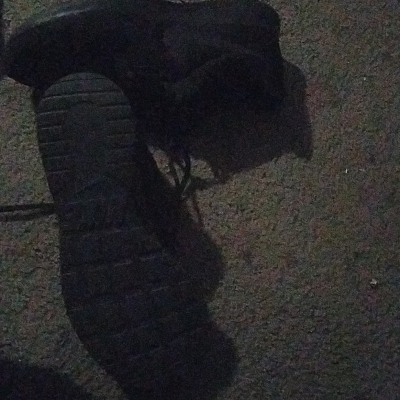 Shoes. - Picture 3 of 3